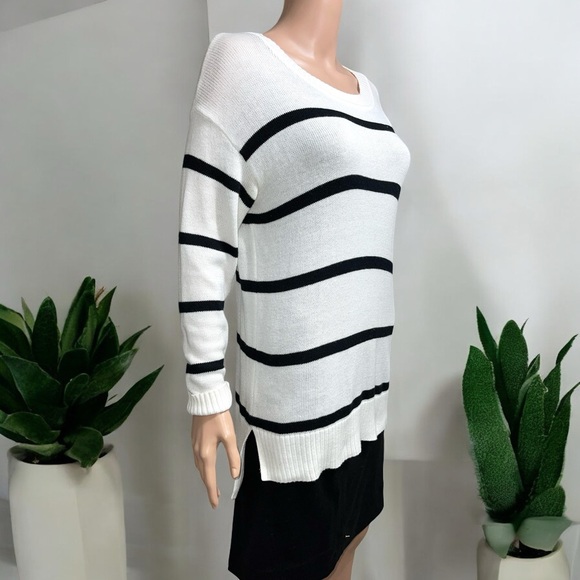 Old Navy Ribbed Trimmed Black & White Striped Pullover Sweater - Picture 6 of 16